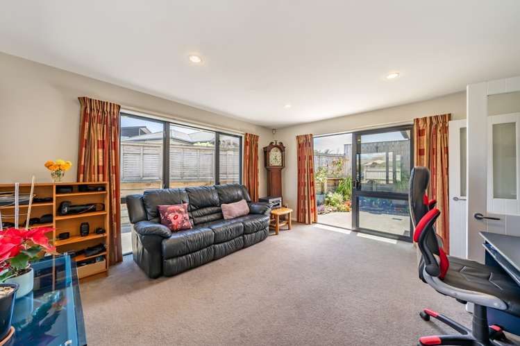 14 Tararua Close Aotea_7