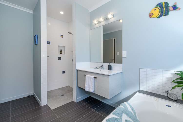 2 Calla Way Matua_10