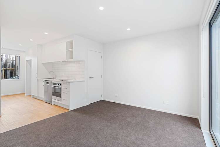 4/3234 Great North Road New Lynn_5