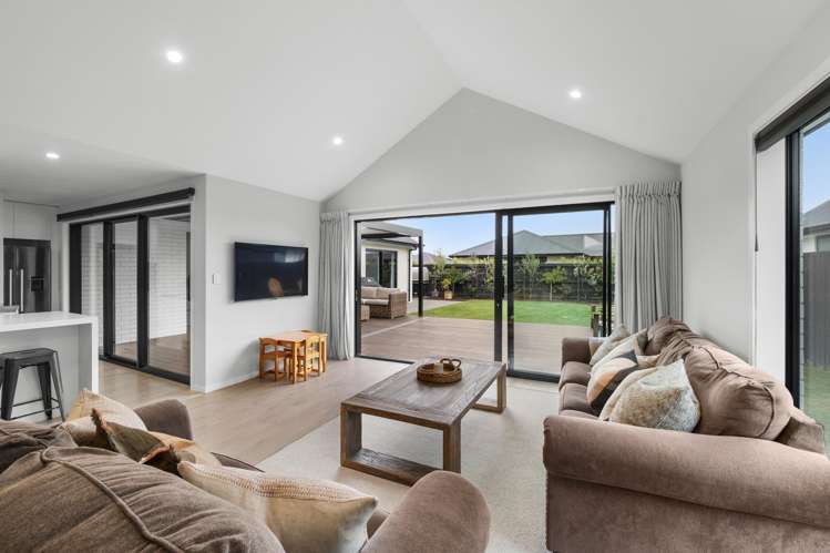 10 Redhaven Rise Netherby_10