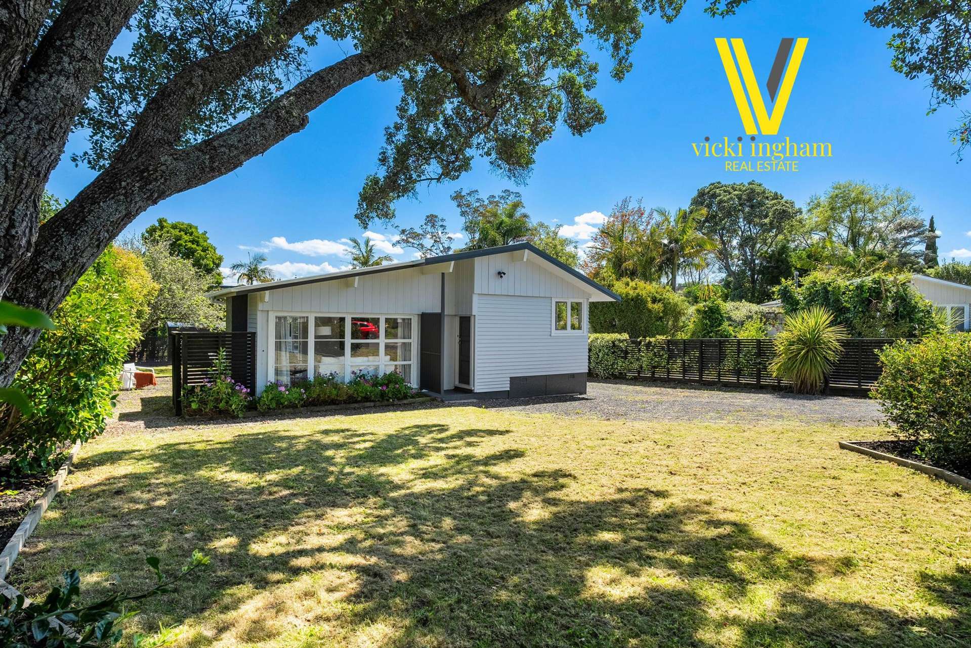 24 Sunray Avenue Titirangi_0