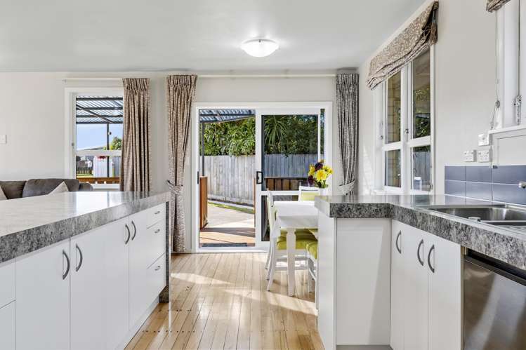 5 Tawa Street Hilltop_10