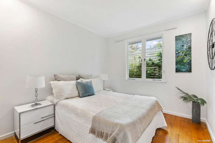 1/18 Bond Crescent Forrest Hill_11