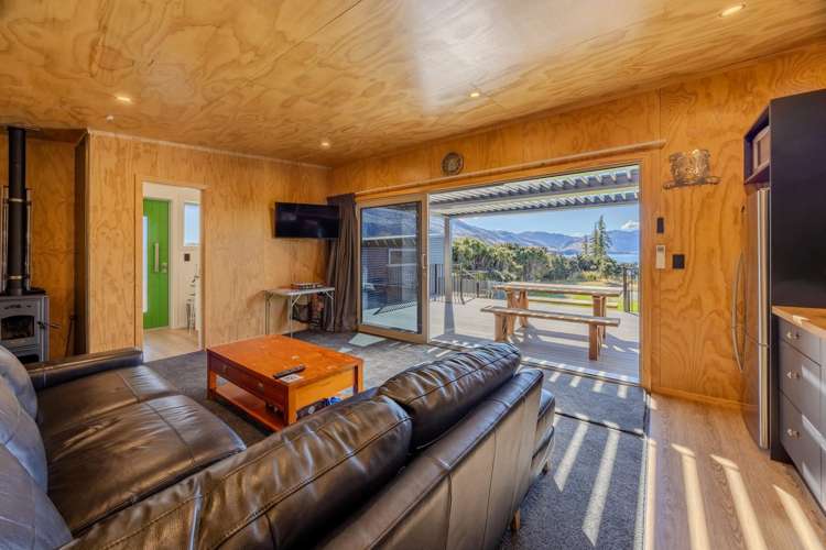 48 Flora Dora Parade Lake Hawea_5