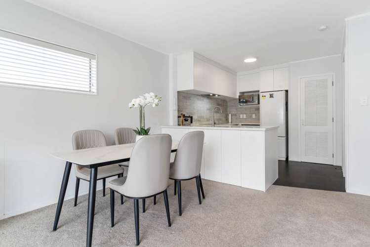 2/74 Wellington Street Howick_11