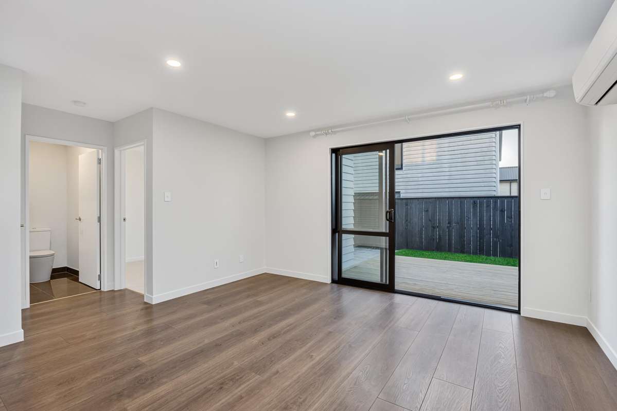 6 Alexander French Close_3