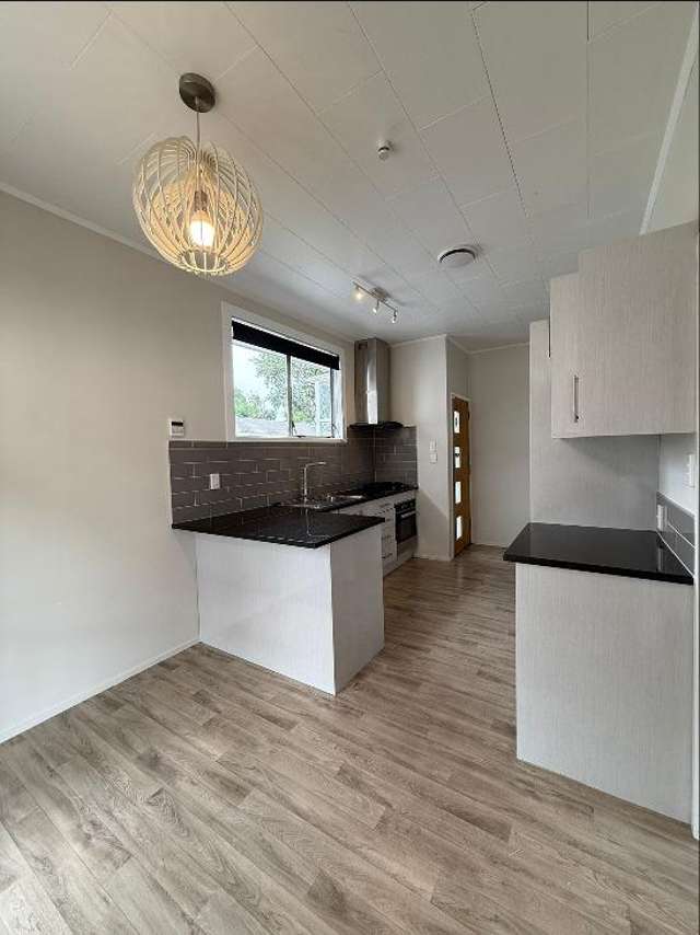 64 Henwood Road Mangere East_4