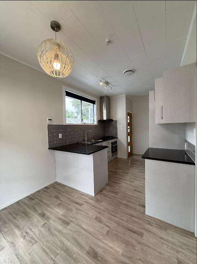 64 Henwood Road Mangere East_4