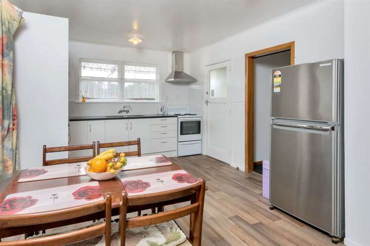 10 Crawford Avenue Mangere Bridge_7