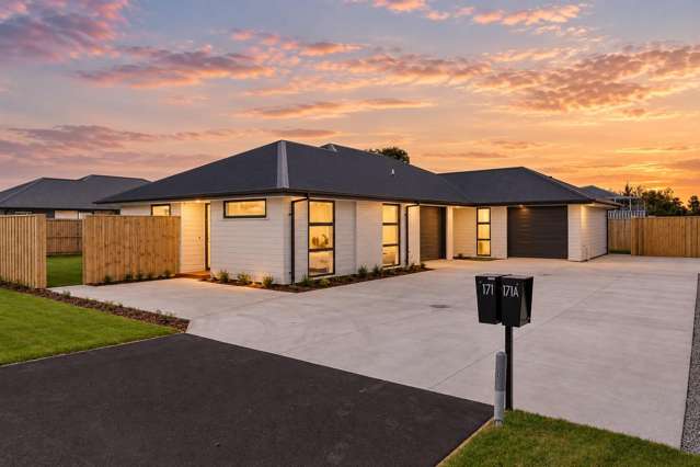 ROLLESTON - 3 BEDRROMS.