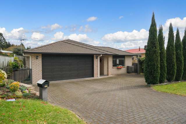 Modern brick home in Otonga