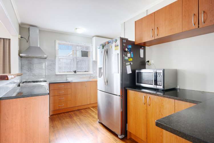 7 Enderby Drive Te Atatu Peninsula_4