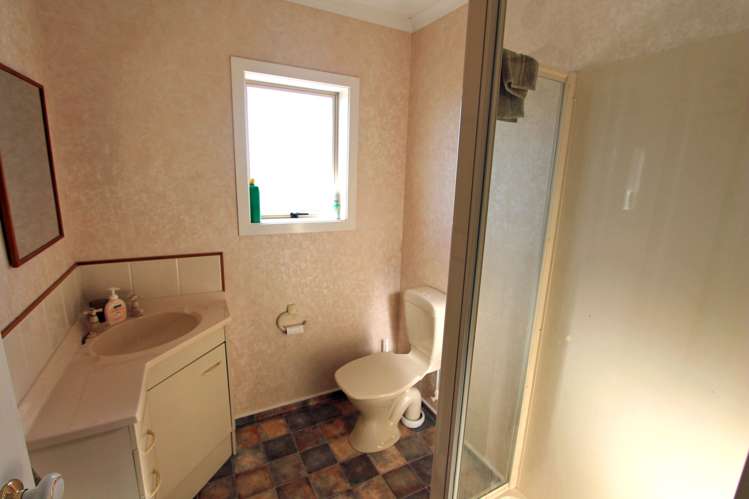 156 King Road Inglewood_13