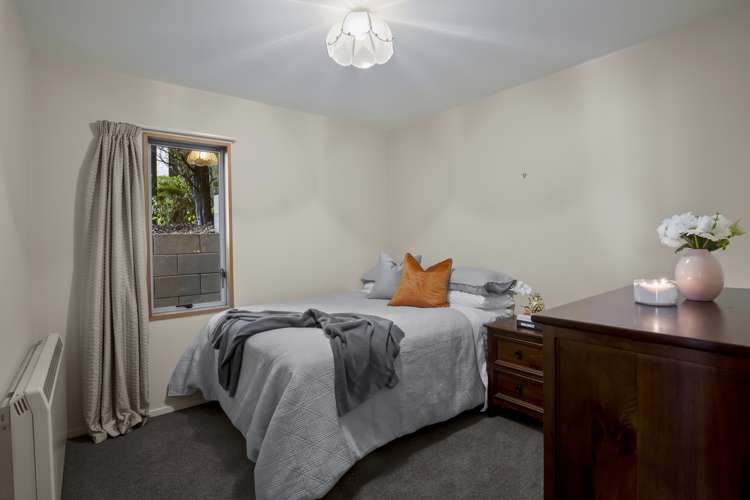 10b Caples Place Fernhill/Sunshine Bay_7