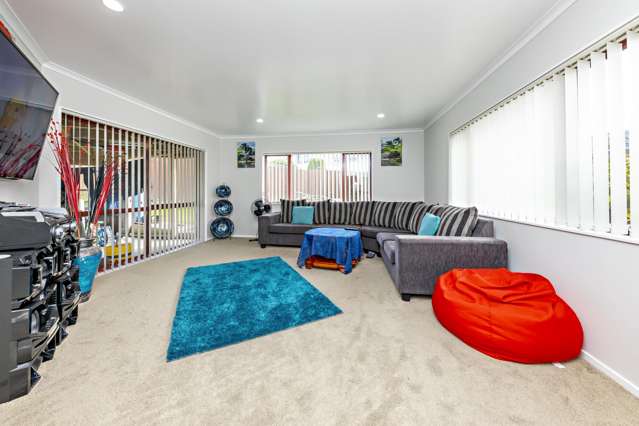 62 Robert Ross Place Clendon Park_2