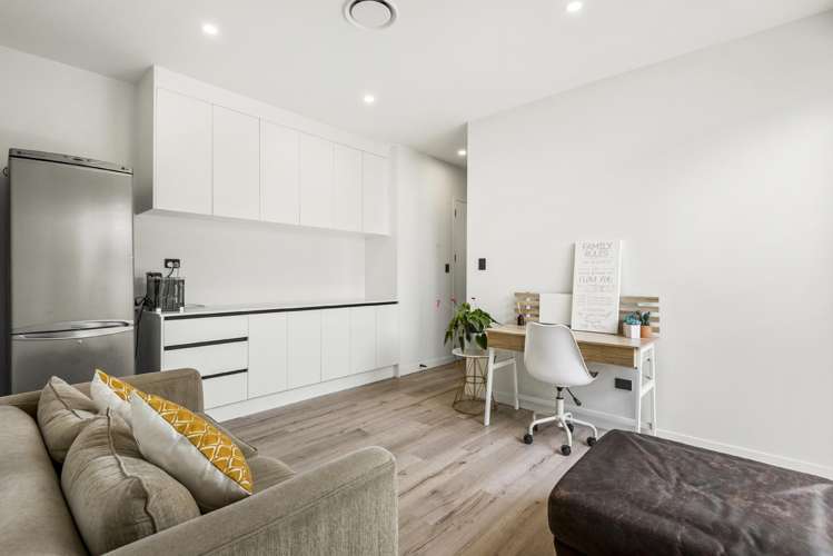 37 Matahae Crescent Milldale_14