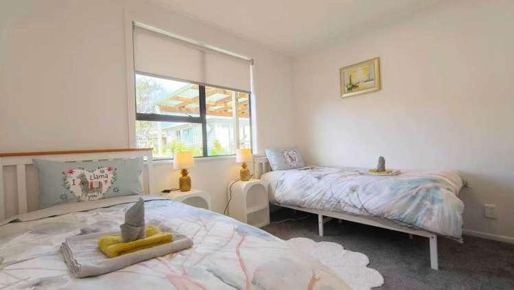 7 Cobham Crescent Kelston_9