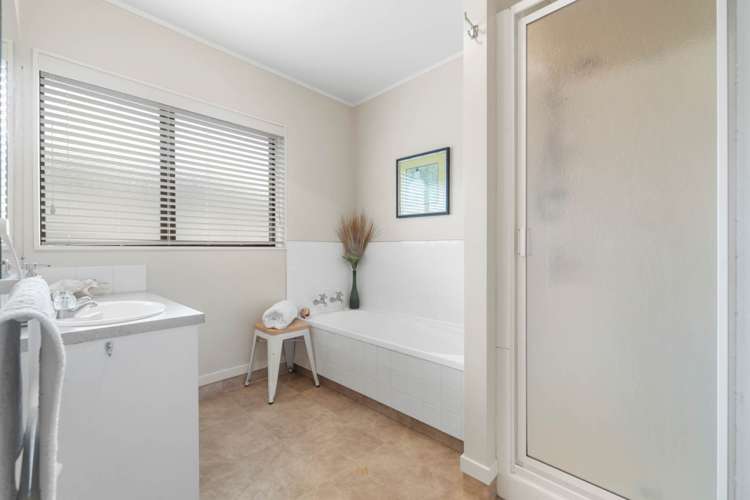 6 Gairloch Place Wattle Downs_14