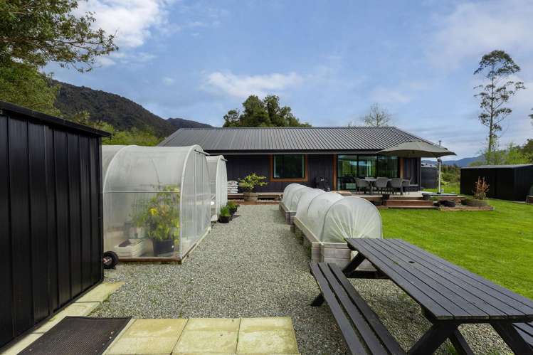 16 Charles Douglas Place Franz Josef / Waiau_14