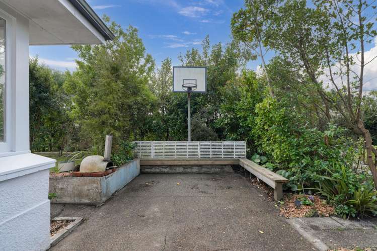 131 Black Road Otatara_16