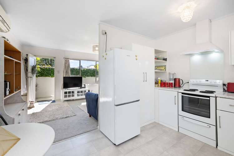 2/54 Finch Street Morningside_6