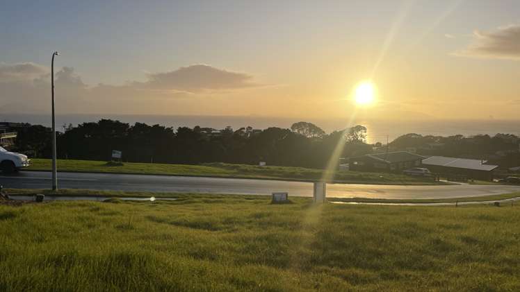 4 Starlight Place Langs Beach_11