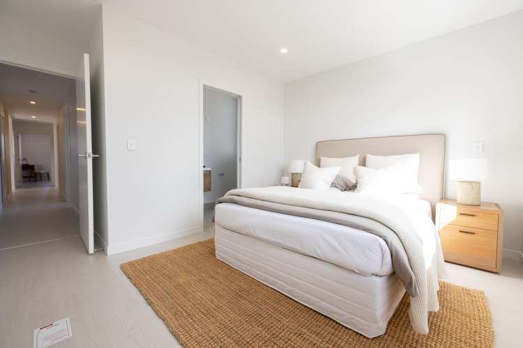 91 Waituarua Drive "Waiata Shores" Takanini_16