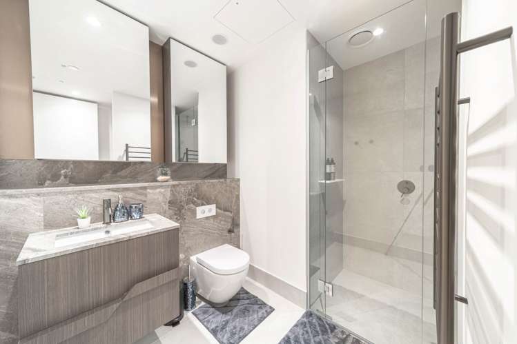 4506/10 Commerce Street City Centre_9