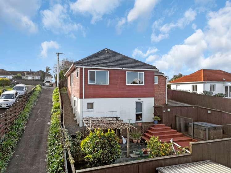 11 Tirimoana Road Te Atatu South_33