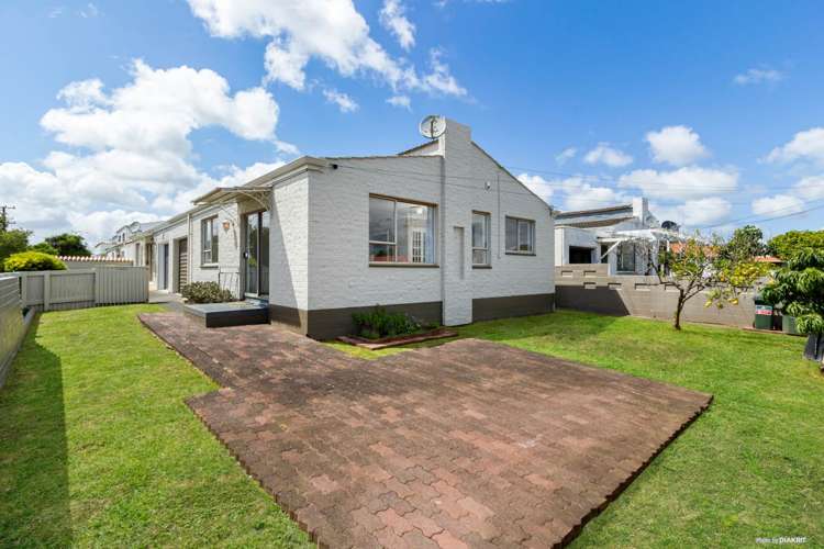 122 Astley Avenue New Lynn_2