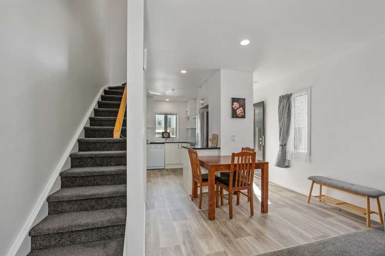 2/4 John Jennings Drive Oteha_6