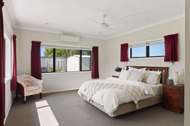 7 Silverstone Place Lytton West_8