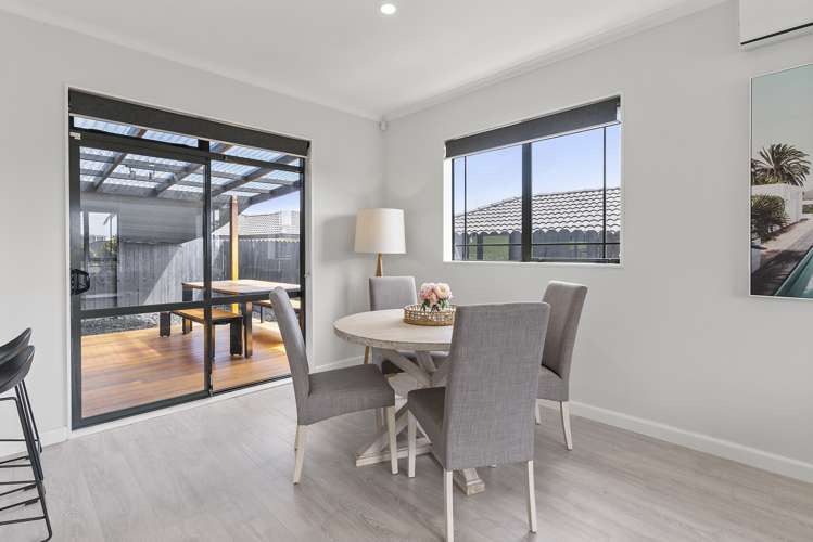 1 Black Teal Close Unsworth Heights_4