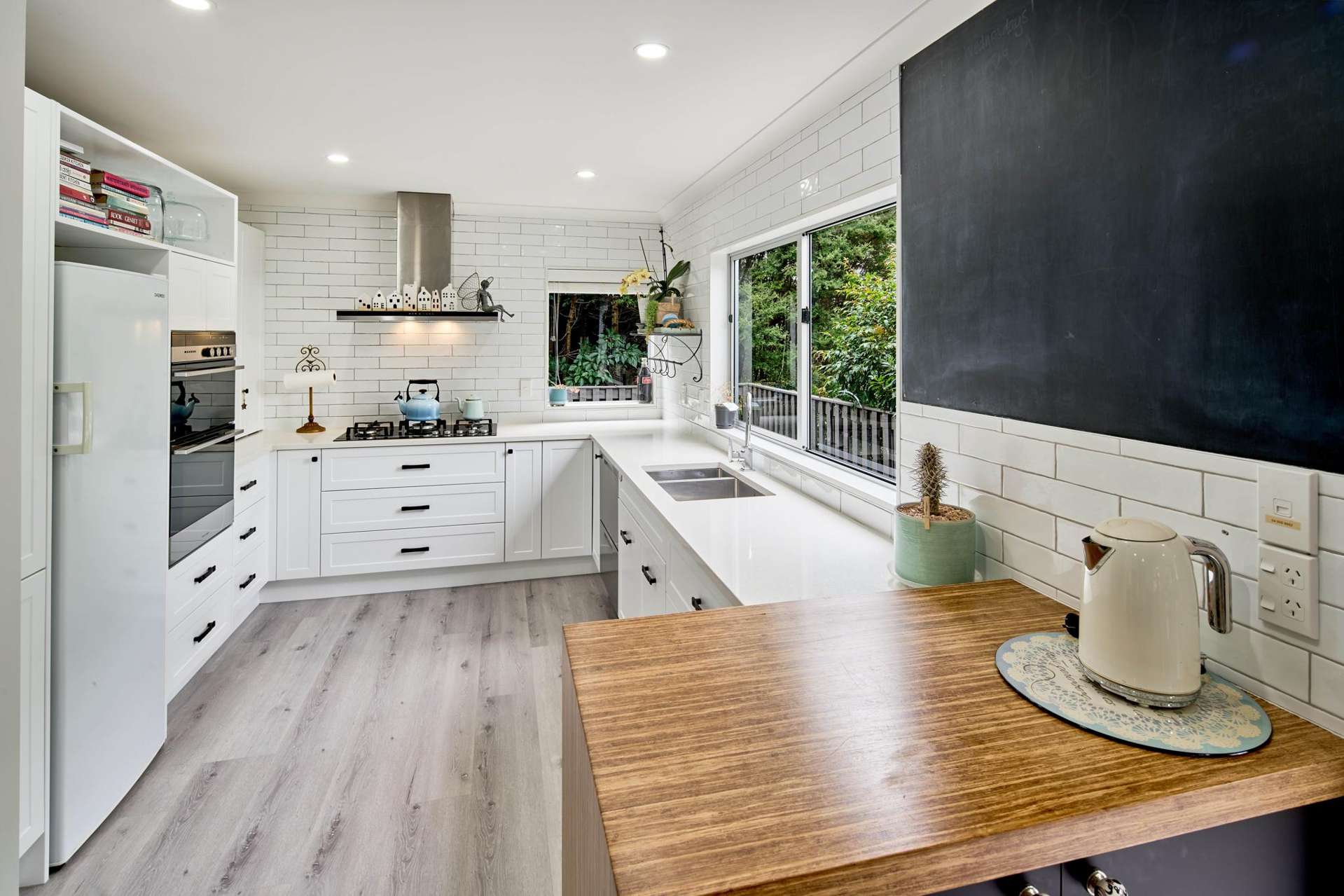 15 Charlotte Way Raumati South_0