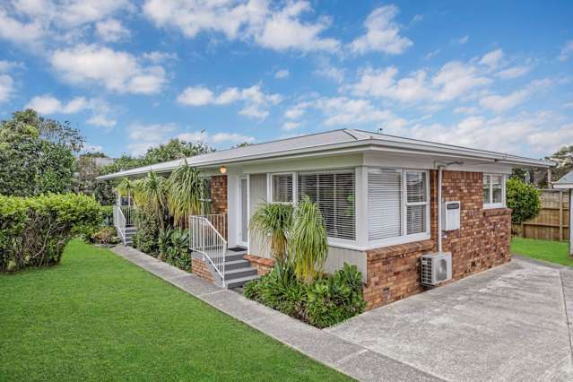 Move in before Xmas! Single-Level Brick Haven!