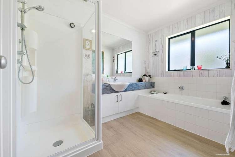 5 Kylie Court Clover Park_16