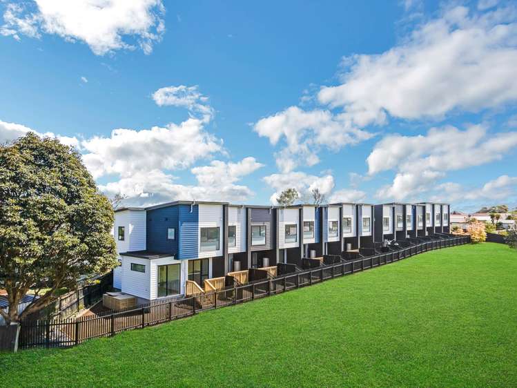 14, 15, 22/17 Barneys Farm Road Clendon Park_24