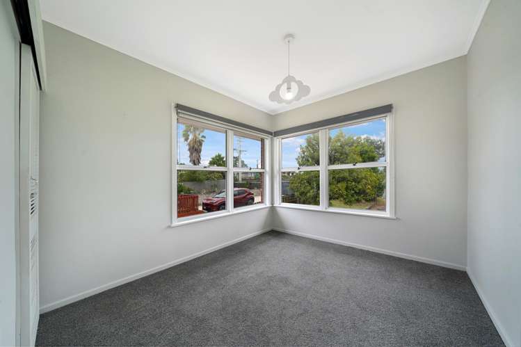 41 Royal Road Massey_25