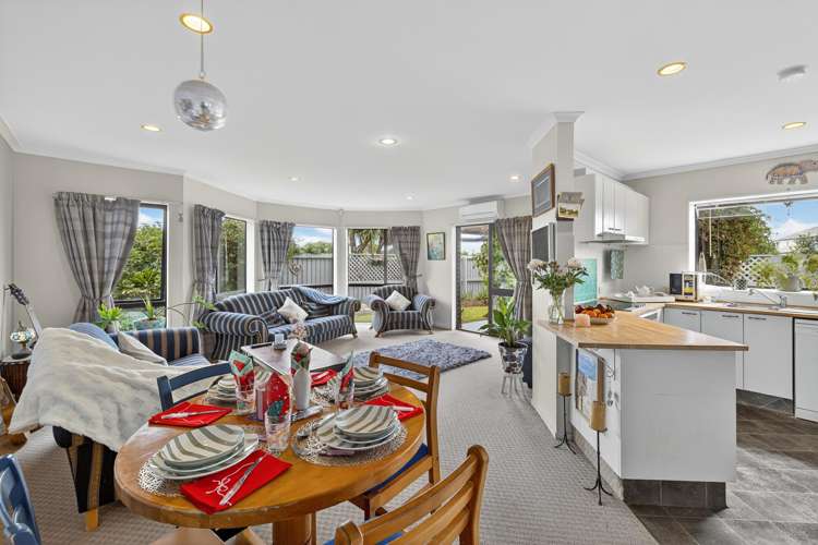 2/7 Crofts Lane Parklands_7