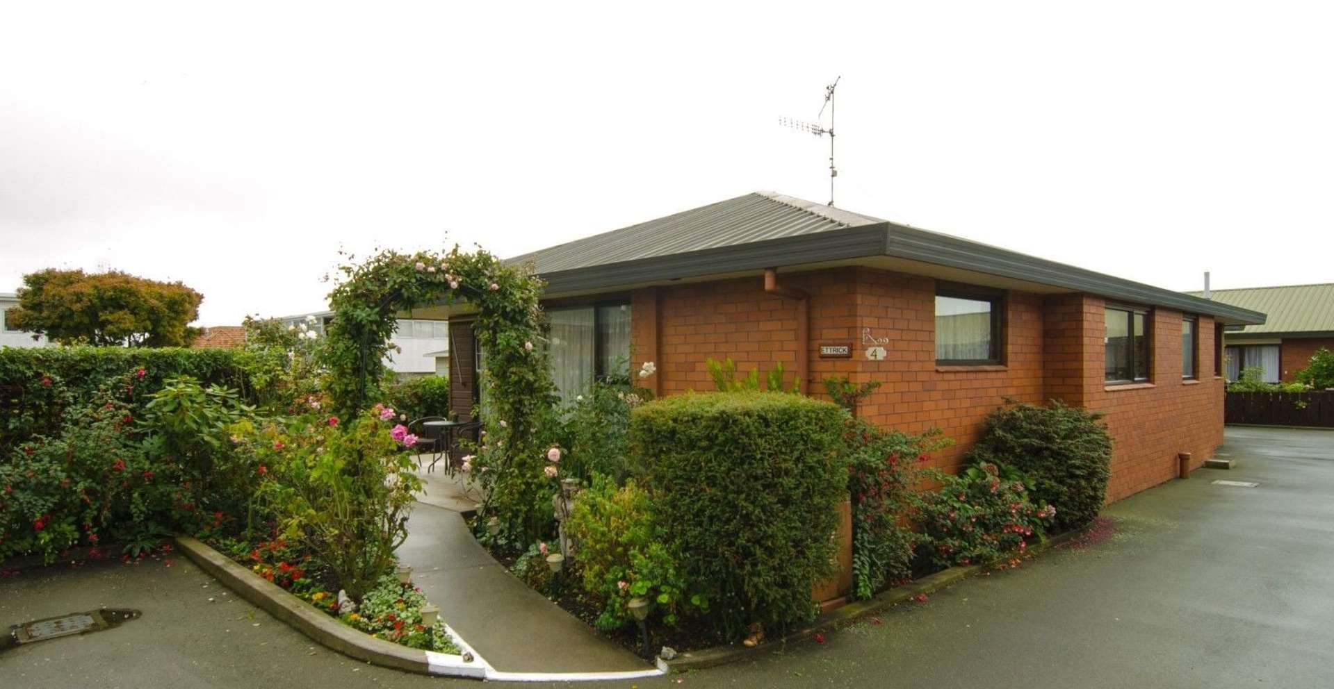 4/93 Avenue Road West End_0