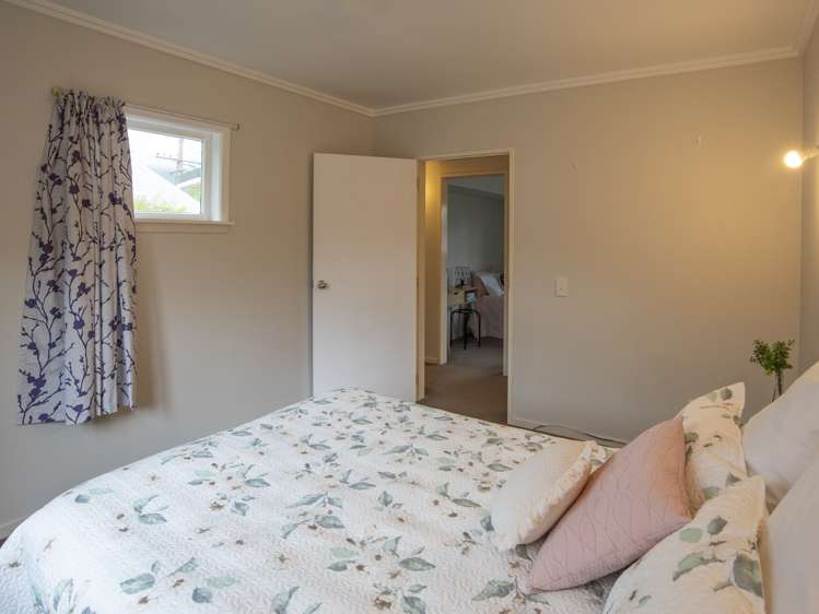 29 Burden Avenue Wainuiomata_11