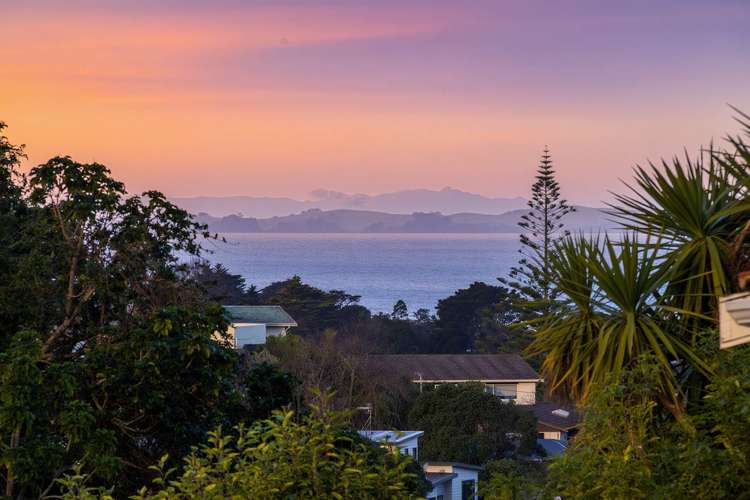 1/11 Honeysuckle Lane Mairangi Bay_28