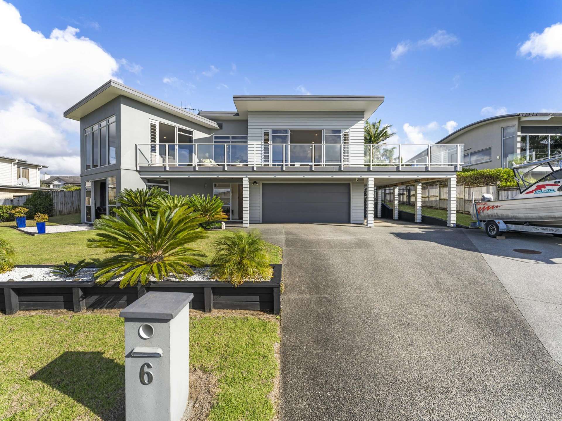 6 Intrepid Crescent Beachlands_0