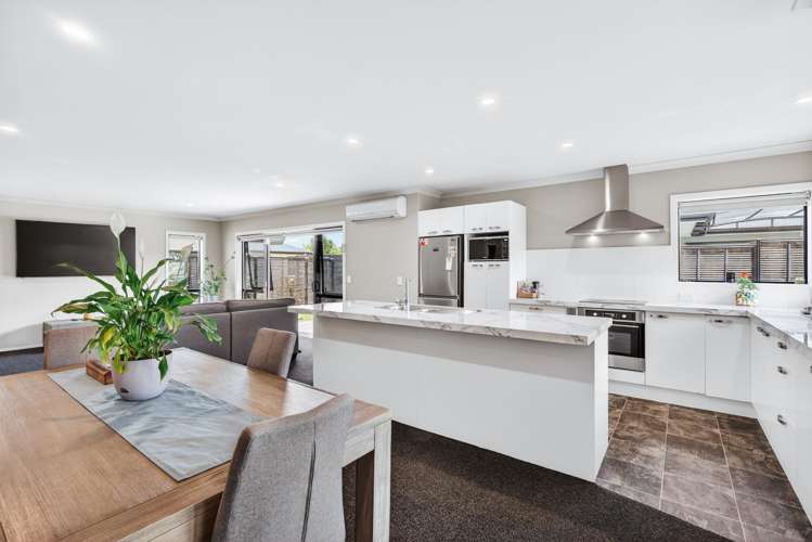 13 Maison Way Rangatira Park_7