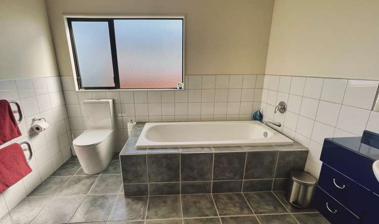 28b James Cook Drive Whitby_16