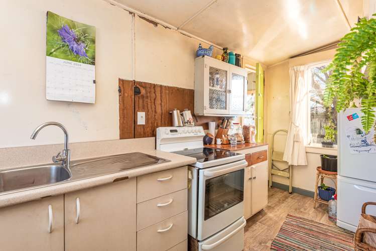 664 Avonside Drive Avonside_7