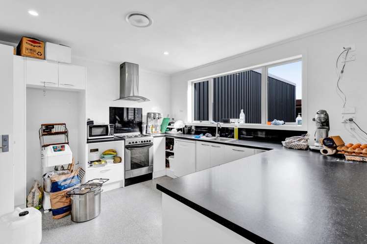 534 Richmond Road Lepperton_18