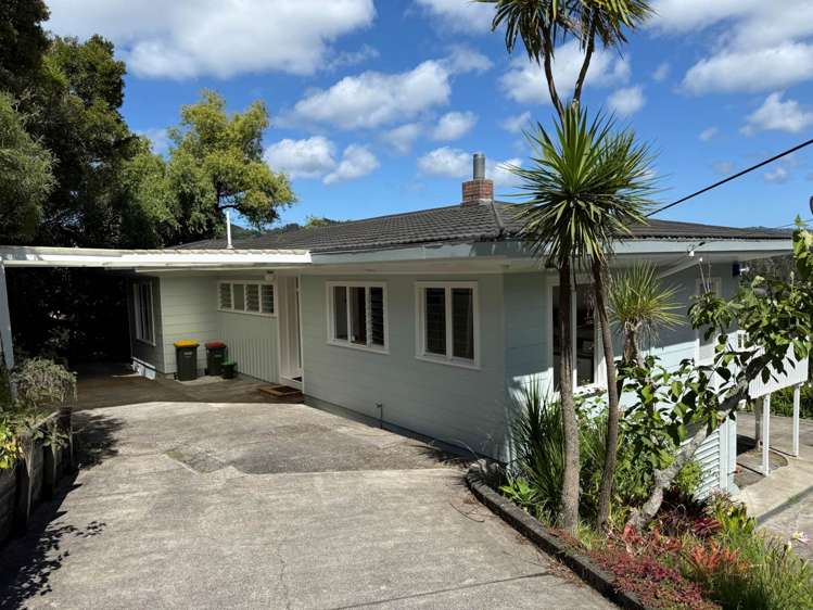 8 Highland Avenue Titirangi_1