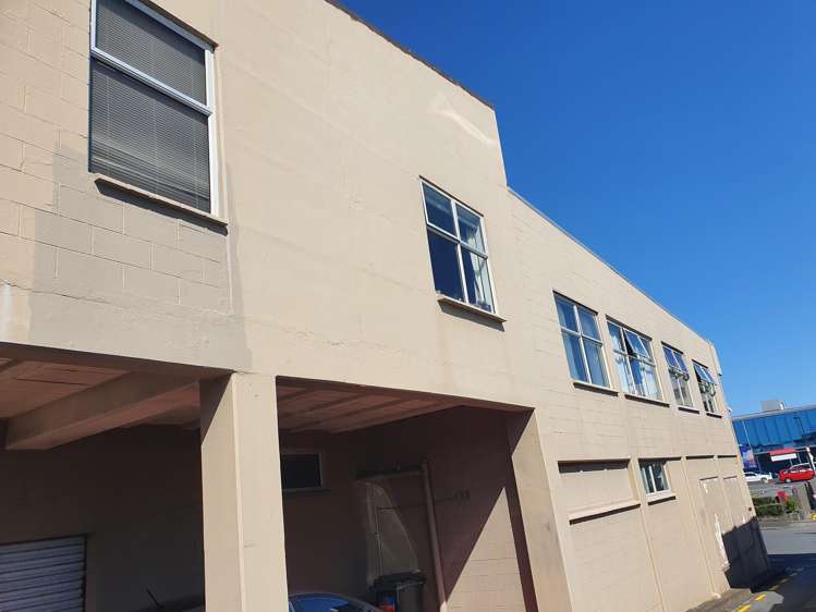 33 Gover Street Central_11