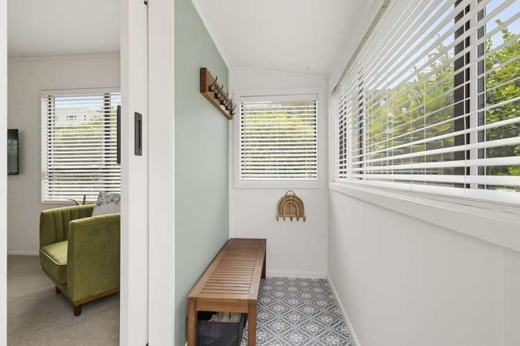 102 Tauhinu Road Miramar_11